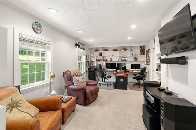 19 Druid Hill Rd, Newton, MA 02461