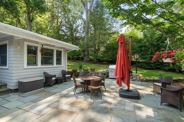 19 Druid Hill Rd, Newton, MA 02461