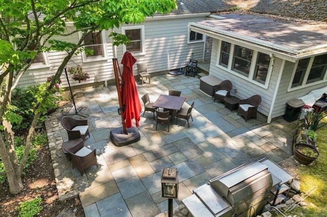 19 Druid Hill Rd, Newton, MA 02461