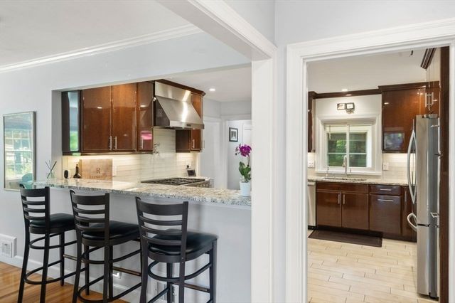 19 Druid Hill Rd, Newton, MA 02461