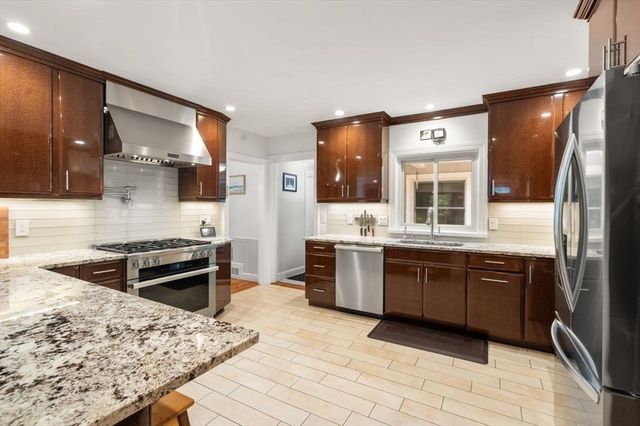 19 Druid Hill Rd, Newton, MA 02461