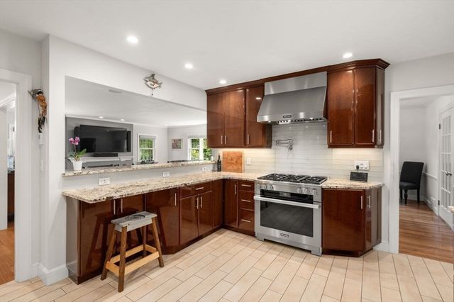 19 Druid Hill Rd, Newton, MA 02461
