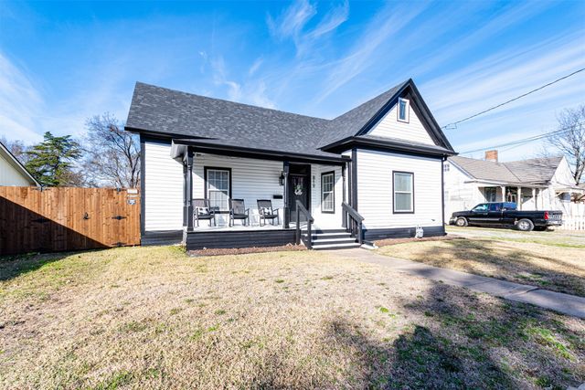 819 Beech Street, Bonham, TX 75418