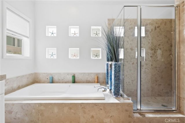 125 El Porto, Manhattan Beach, CA 90266