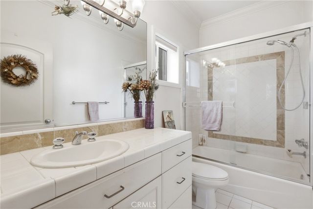 125 El Porto, Manhattan Beach, CA 90266