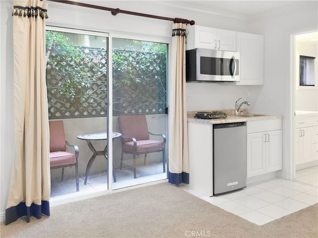 125 El Porto, Manhattan Beach, CA 90266