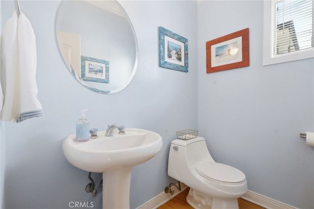 125 El Porto, Manhattan Beach, CA 90266