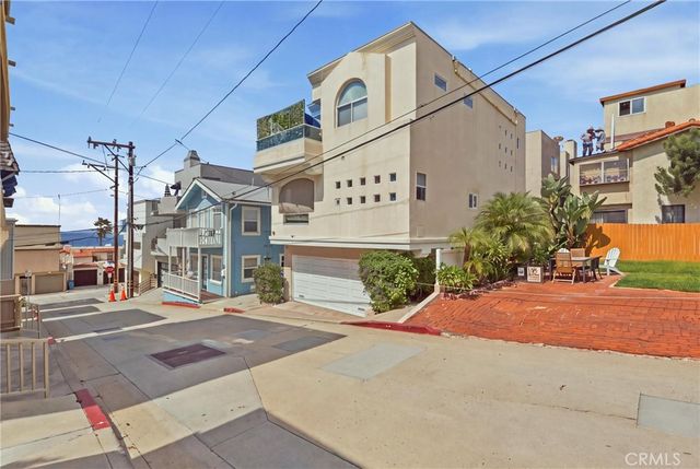125 El Porto, Manhattan Beach, CA 90266