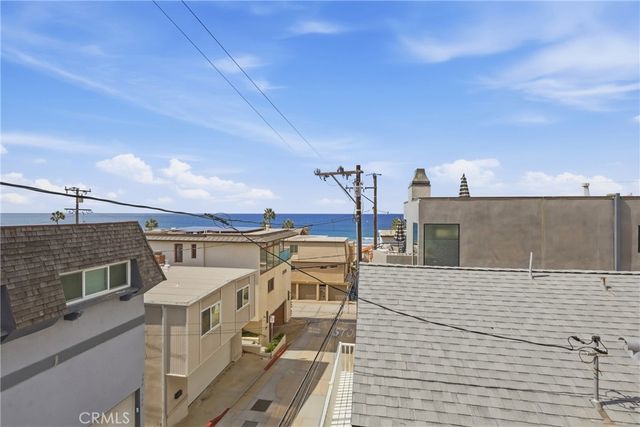 125 El Porto, Manhattan Beach, CA 90266