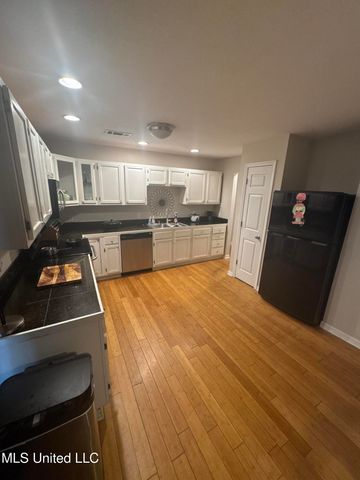 9 40th Street, Gulfport, MS 39507