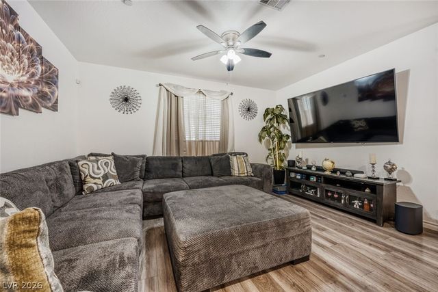 828 Grand Country Avenue, North Las Vegas, NV 89086