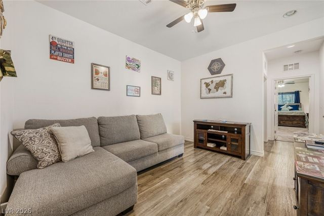 828 Grand Country Avenue, North Las Vegas, NV 89086