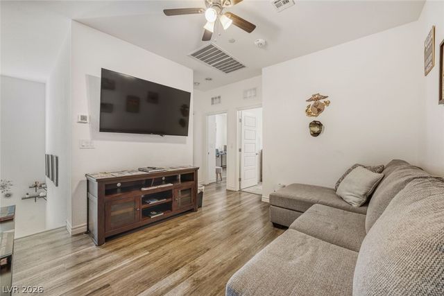 828 Grand Country Avenue, North Las Vegas, NV 89086