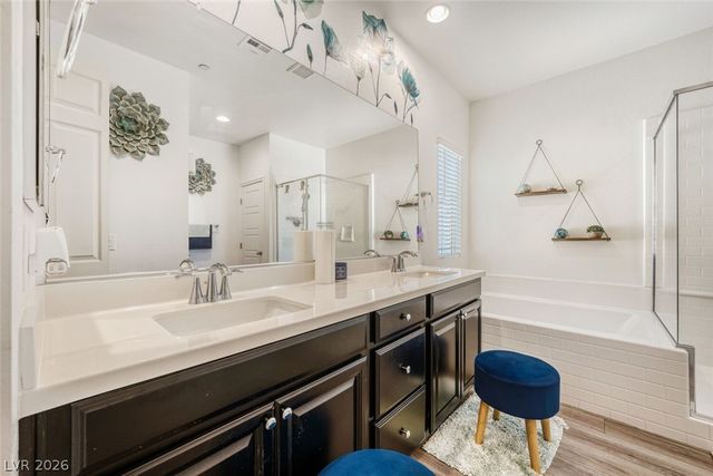 828 Grand Country Avenue, North Las Vegas, NV 89086