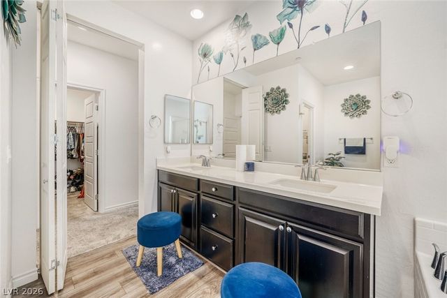 828 Grand Country Avenue, North Las Vegas, NV 89086