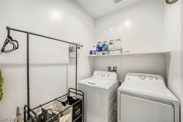 828 Grand Country Avenue, North Las Vegas, NV 89086