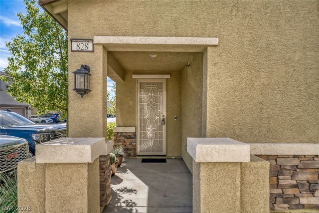 828 Grand Country Avenue, North Las Vegas, NV 89086