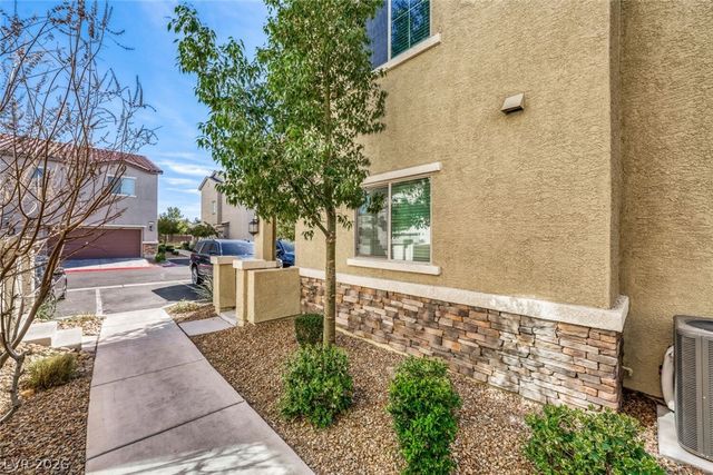 828 Grand Country Avenue, North Las Vegas, NV 89086