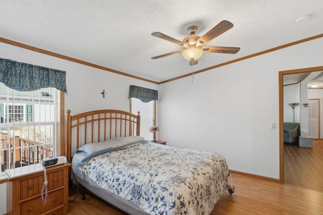 9 Blackbird St, Tiverton, MA 02787