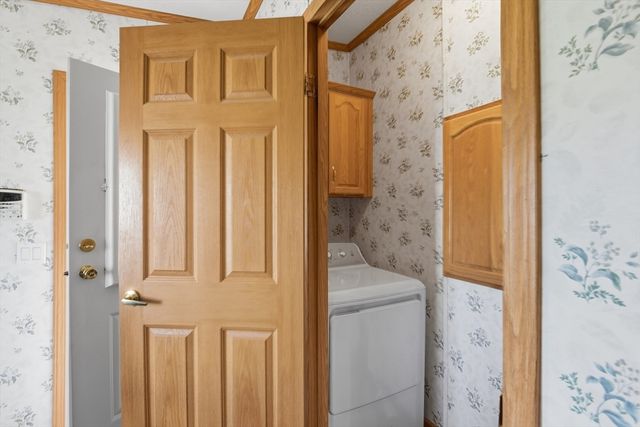 9 Blackbird St, Tiverton, MA 02787