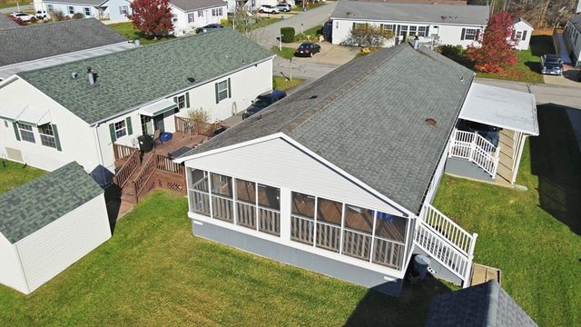 9 Blackbird St, Tiverton, MA 02787