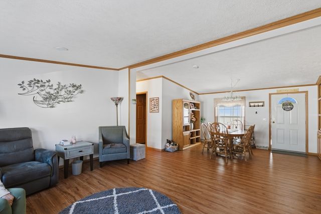 9 Blackbird St, Tiverton, MA 02787