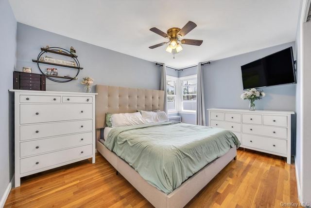 83 E End Avenue, Hicksville, NY 11801