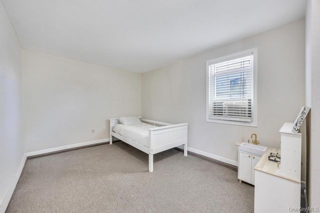 83 E End Avenue, Hicksville, NY 11801
