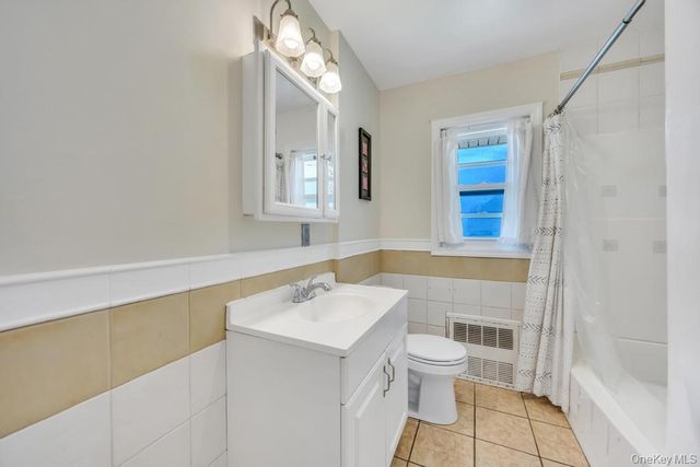 83 E End Avenue, Hicksville, NY 11801