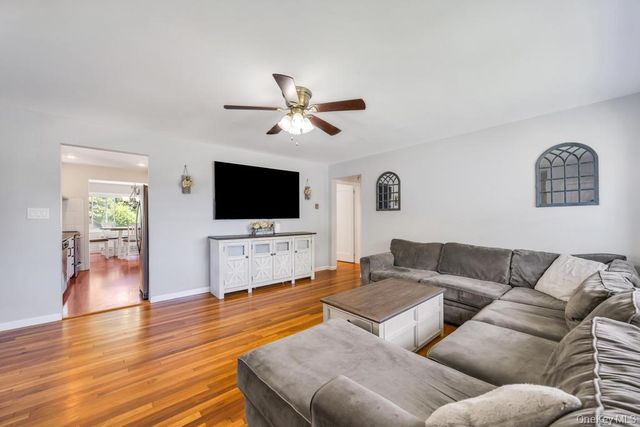 83 E End Avenue, Hicksville, NY 11801