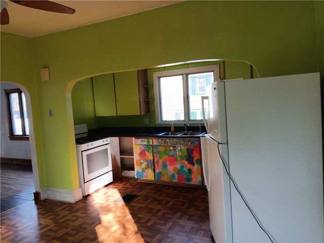 457 Lincoln St, Sharon, PA 16146