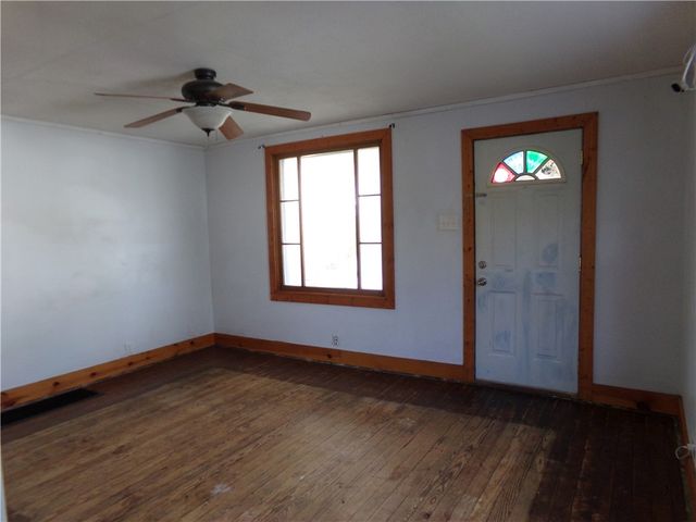 457 Lincoln St, Sharon, PA 16146