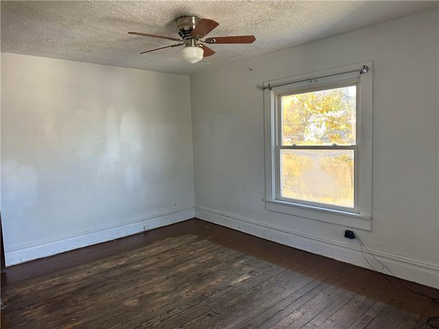 457 Lincoln St, Sharon, PA 16146