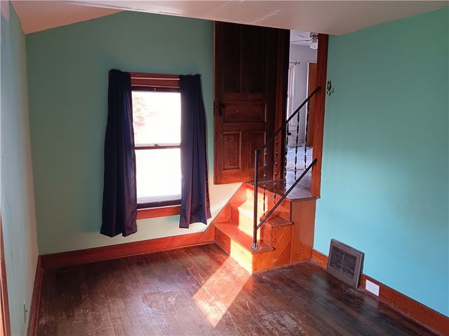 457 Lincoln St, Sharon, PA 16146