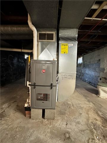 457 Lincoln St, Sharon, PA 16146