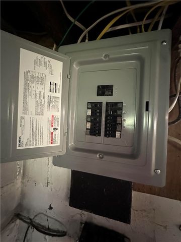 457 Lincoln St, Sharon, PA 16146