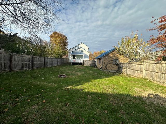 457 Lincoln St, Sharon, PA 16146