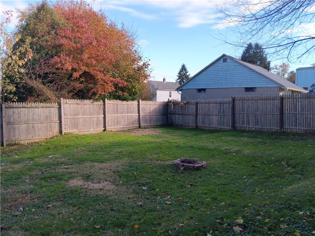 457 Lincoln St, Sharon, PA 16146