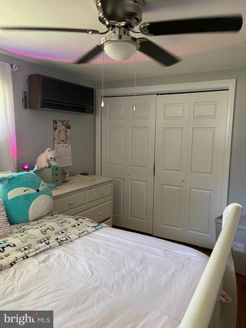 46 W GOVERNOR RD, Hershey, PA 17033