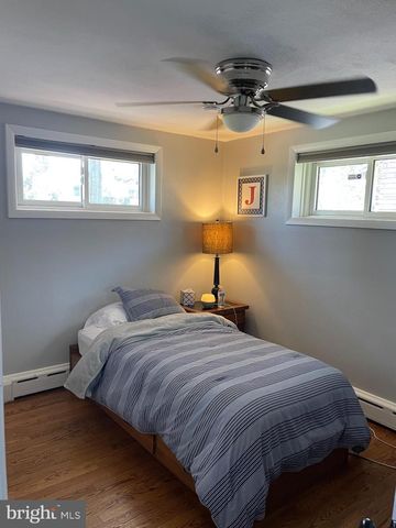 46 W GOVERNOR RD, Hershey, PA 17033