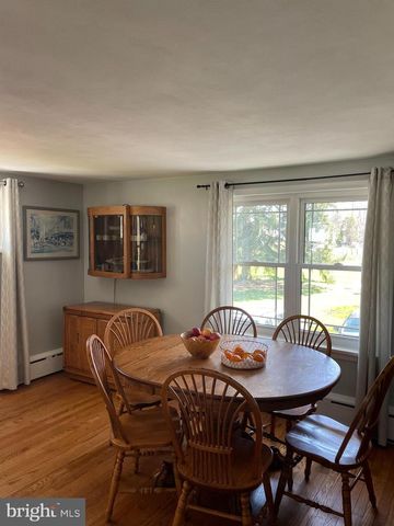 46 W GOVERNOR RD, Hershey, PA 17033