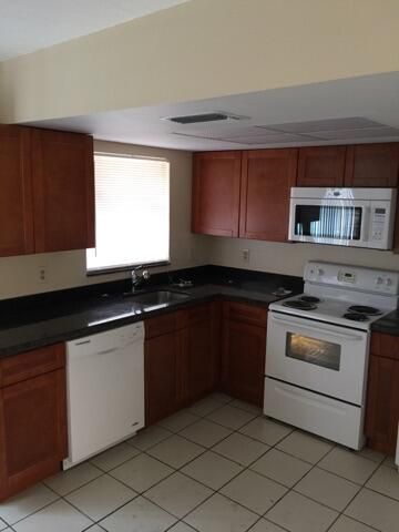 5323 NW 27th Street B4, Lauderhill, FL 33313