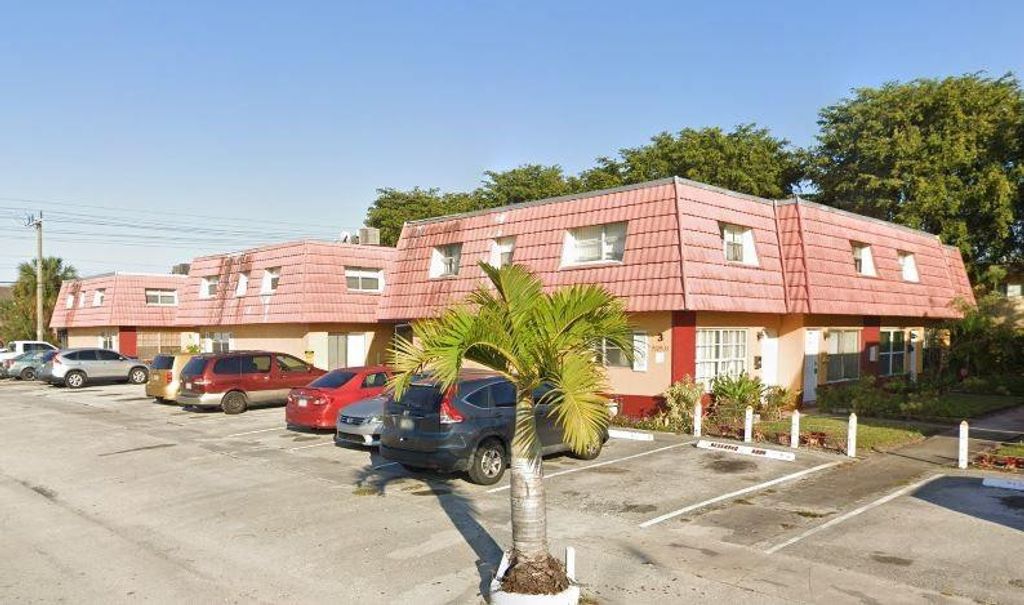 5323 NW 27th Street B4, Lauderhill, FL 33313