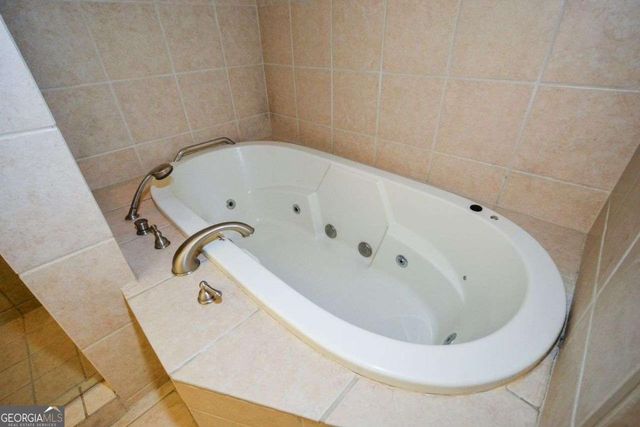 445 N Sessions Street NW 1102, Marietta, GA 30060