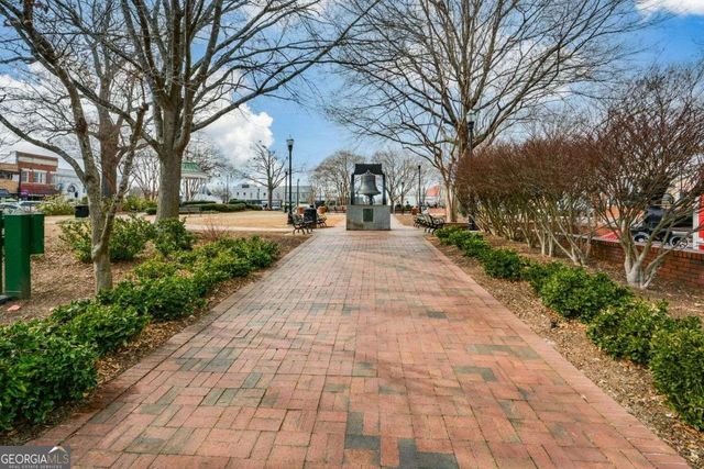 445 N Sessions Street NW 1102, Marietta, GA 30060