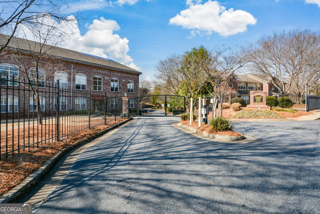 445 N Sessions Street NW 1102, Marietta, GA 30060