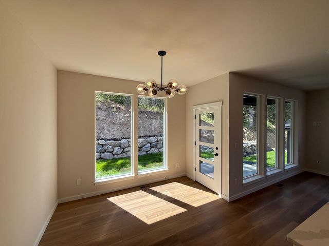 4420 S Willow Ln, Spokane, WA 99216