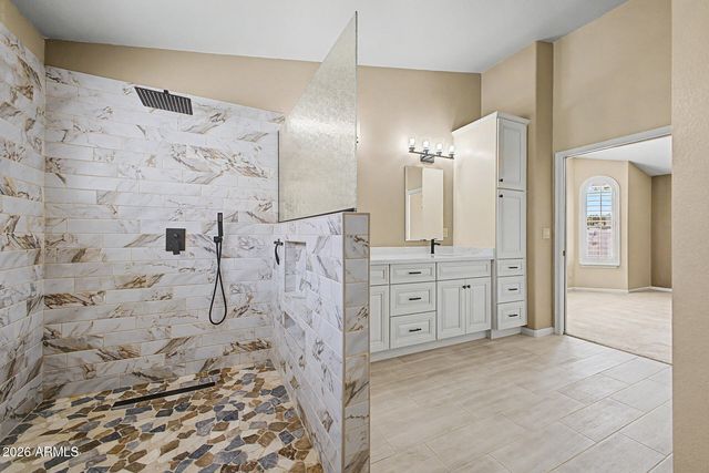 1043 W IRIS Drive, Gilbert, AZ 85233