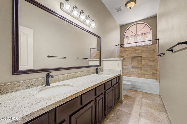 1043 W IRIS Drive, Gilbert, AZ 85233