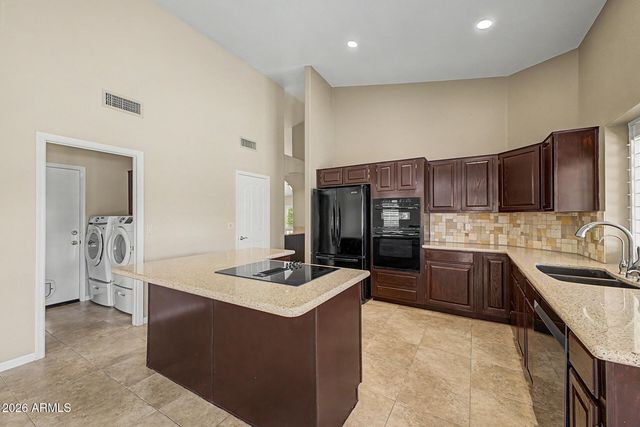 1043 W IRIS Drive, Gilbert, AZ 85233